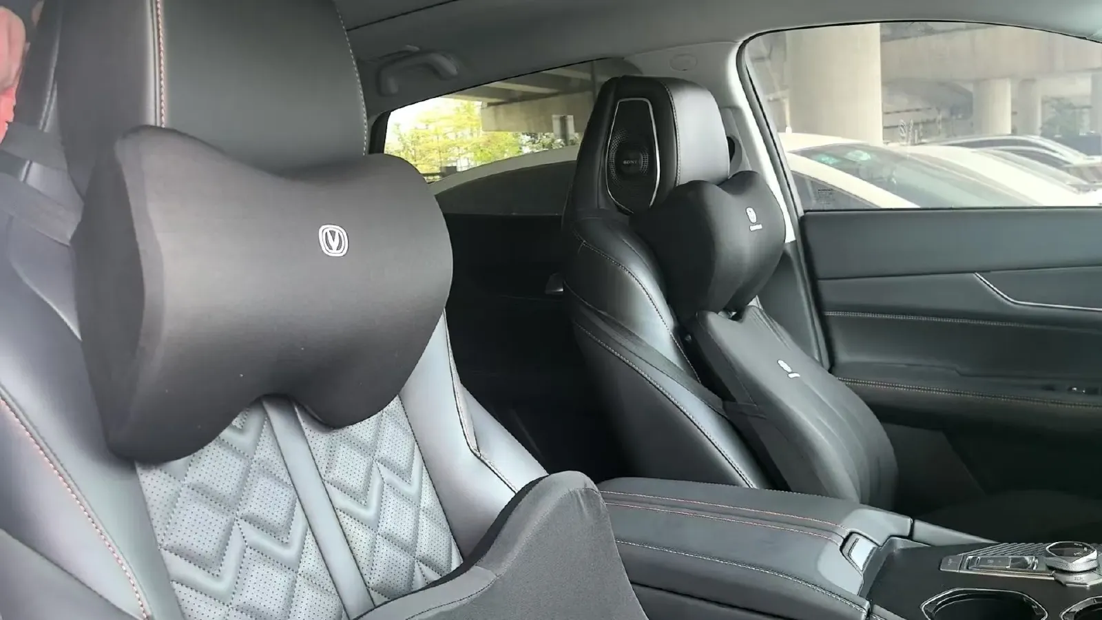 2021 ChangAn UNI-K 2.0T 233HP L4 8AT,autocango,china used car exporter,china ev exporter,chinese used car exporter,chinese used ev exporter