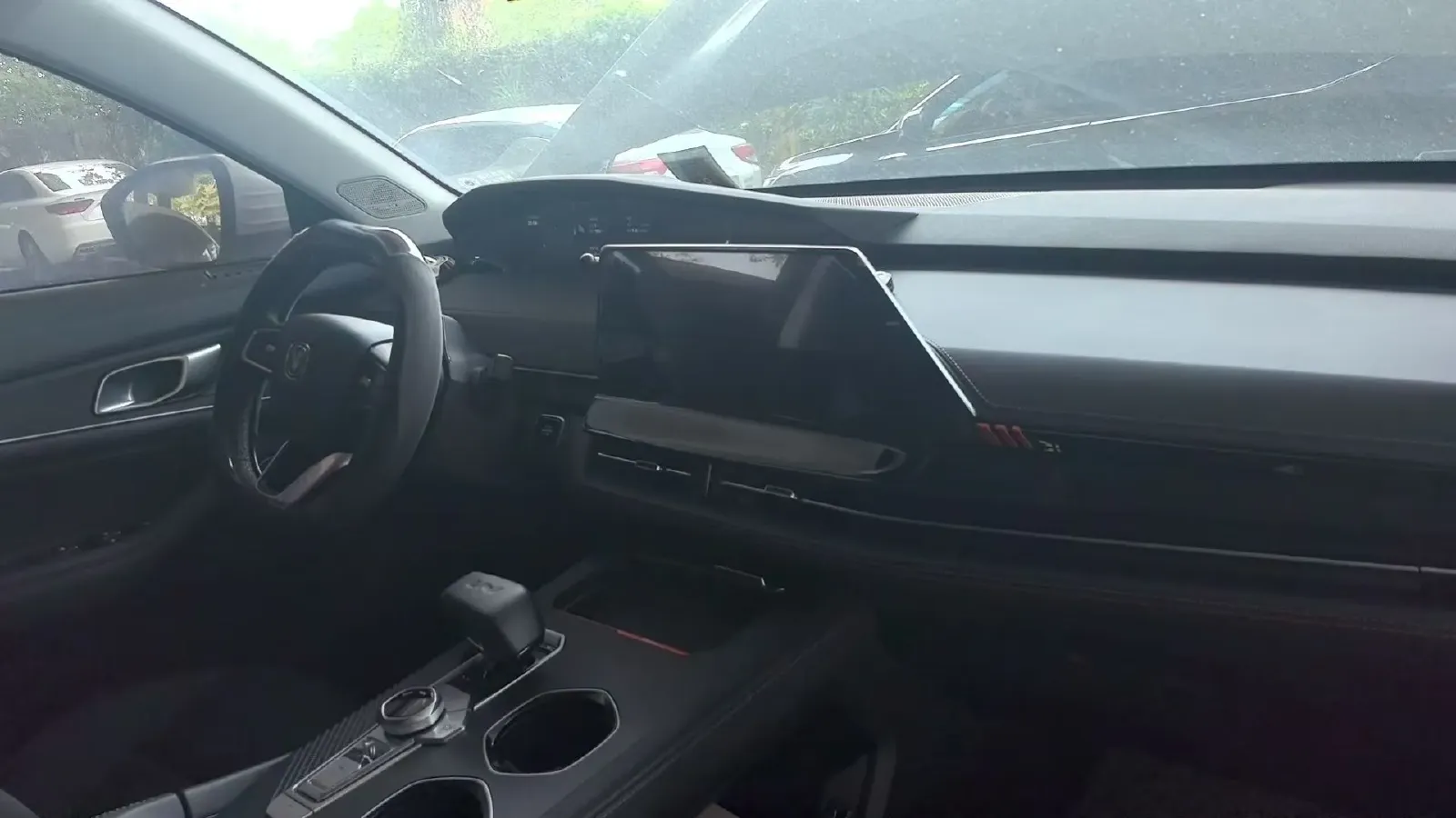 2021 ChangAn UNI-K 2.0T 233HP L4 8AT,autocango,china used car exporter,china ev exporter,chinese used car exporter,chinese used ev exporter