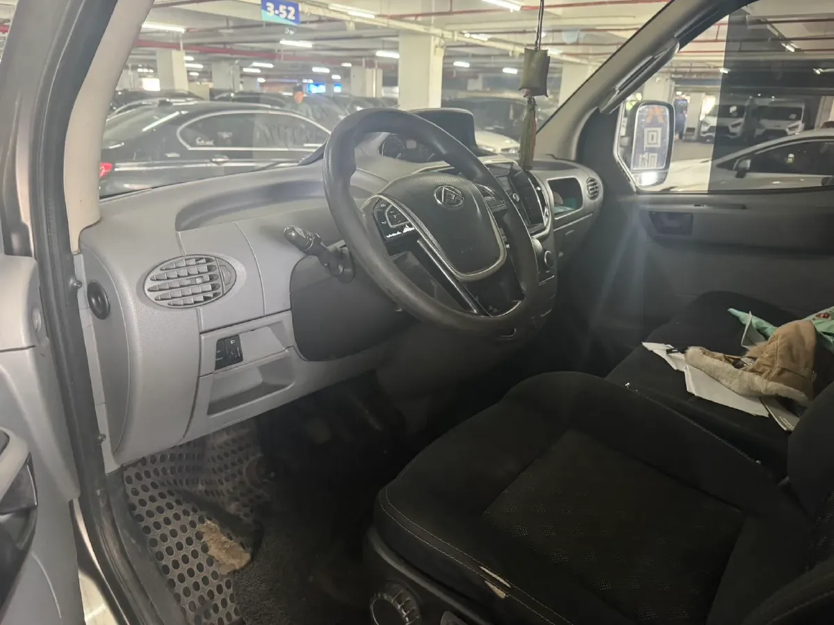 2019 MAXUS XinTu V80 2.5T 136HP L4 6MT,autocango,china used car exporter,china ev exporter,chinese used car exporter,chinese used ev exporter