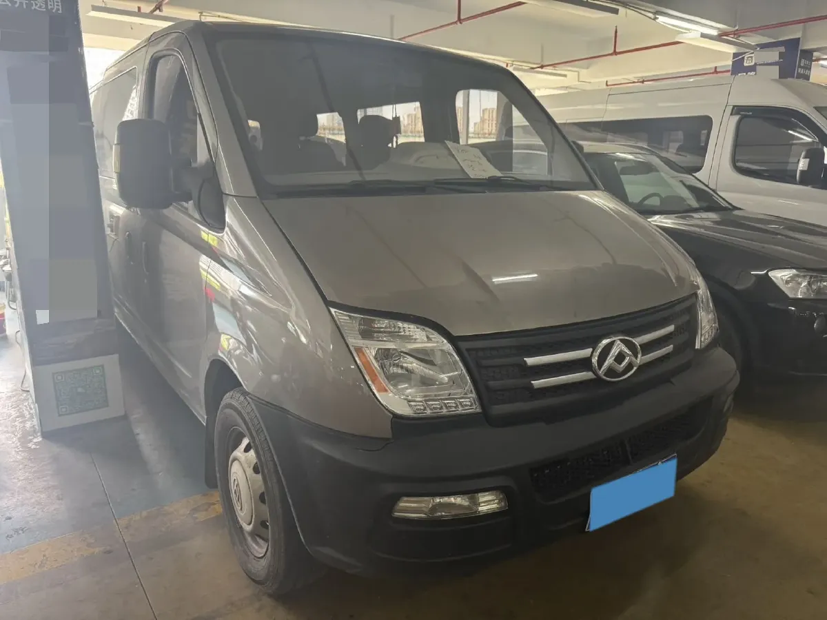 2019 MAXUS XinTu V80 2.5T 136HP L4 6MT,autocango,china used car exporter,china ev exporter,chinese used car exporter,chinese used ev exporter