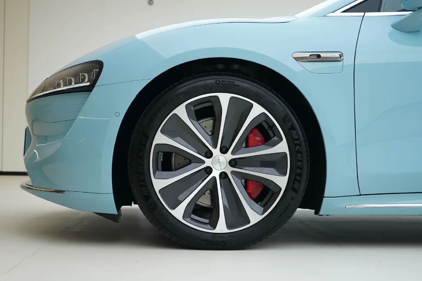 2025 Luxeed S7 BEV 100KWH,autocango,china used car exporter,china ev exporter,chinese used car exporter,chinese used ev exporter