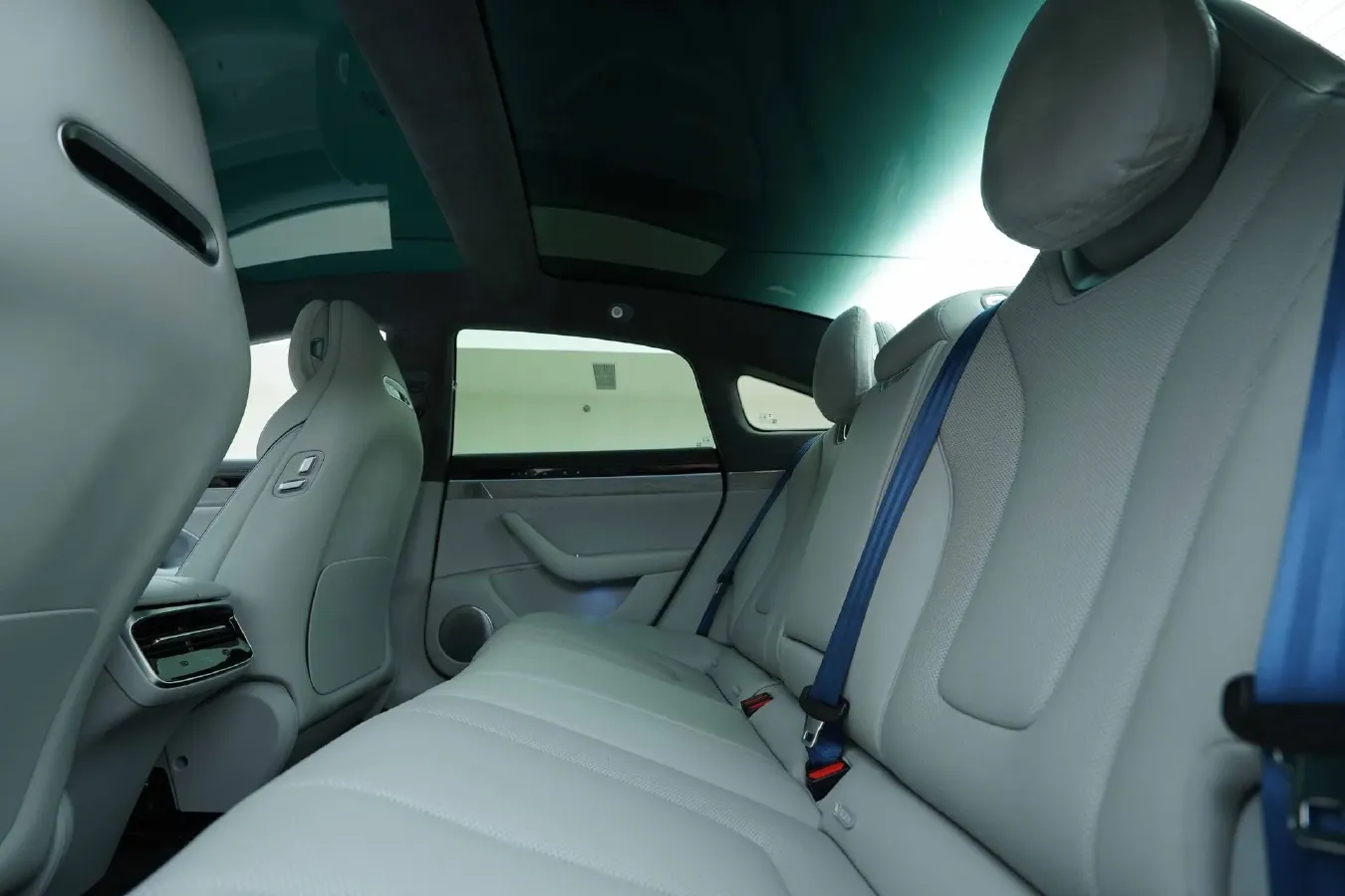 2025 Luxeed S7 BEV 100KWH,autocango,china used car exporter,china ev exporter,chinese used car exporter,chinese used ev exporter