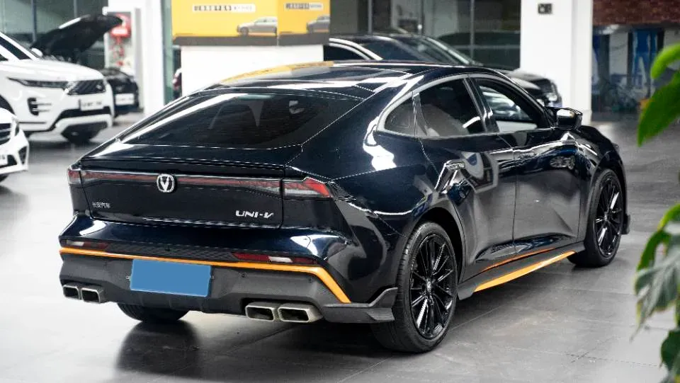 2024 ChangAn UNI-V 1.5T 188HP L4 7DCT,autocango,china used car exporter,china ev exporter,chinese used car exporter,chinese used ev exporter