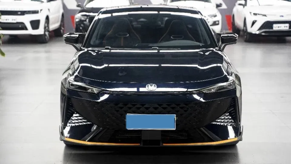 2024 ChangAn UNI-V 1.5T 188HP L4 7DCT,autocango,china used car exporter,china ev exporter,chinese used car exporter,chinese used ev exporter
