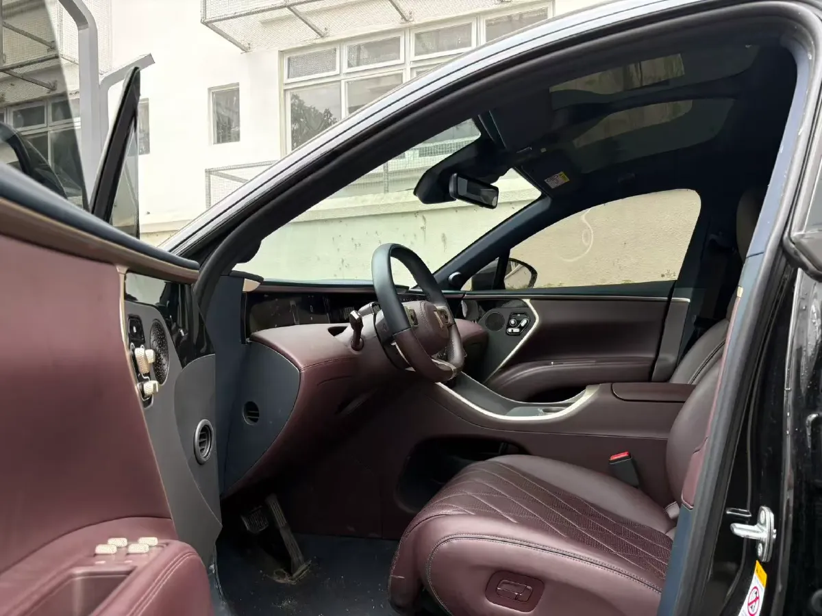 2025 Avatr 11 1.5T 156HP L4 REEV 39.05KWH,autocango,china used car exporter,china ev exporter,chinese used car exporter,chinese used ev exporter