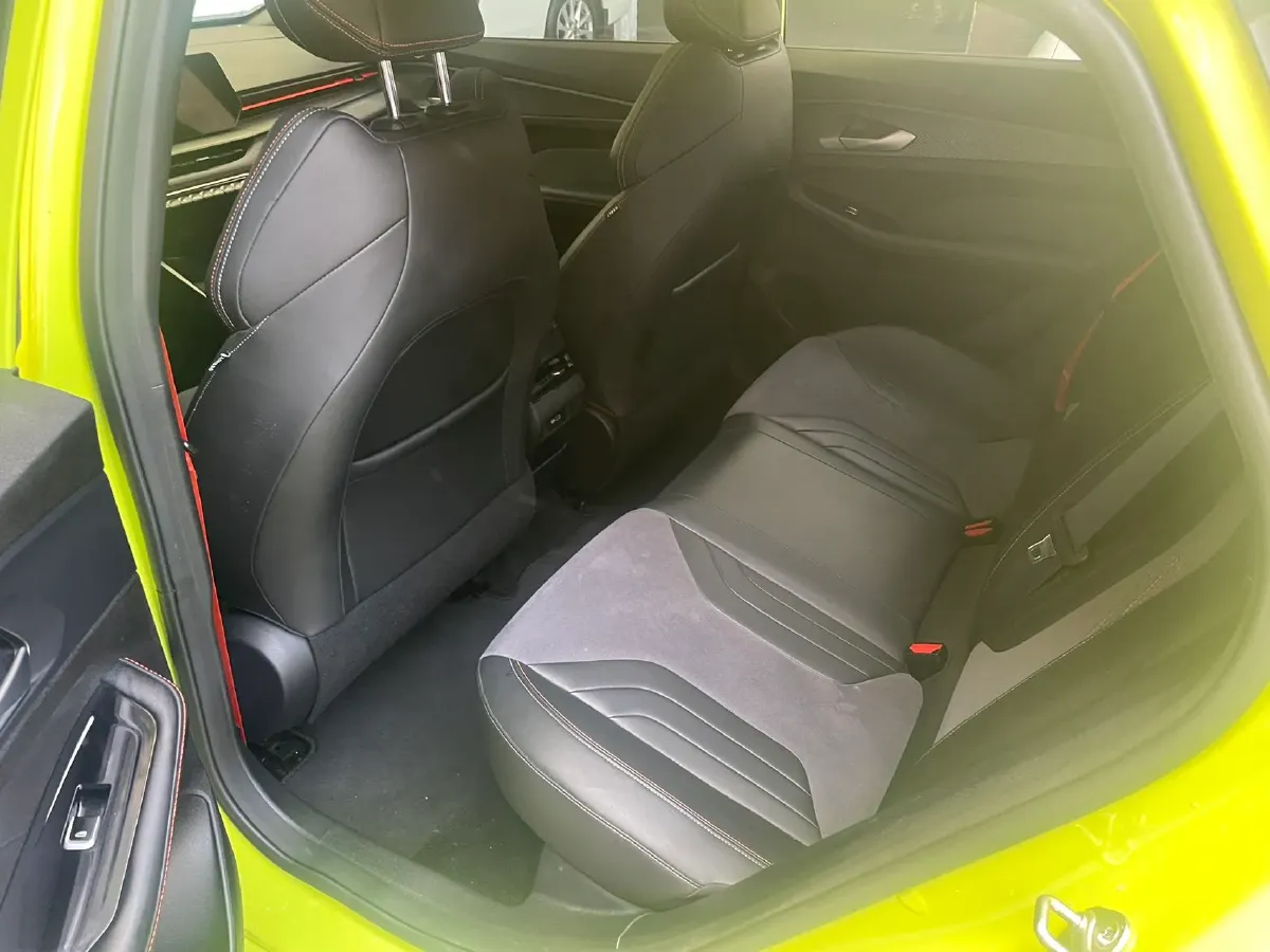 2022 Geely Binray 1.5T 181HP L4 7DCT,autocango,china used car exporter,china ev exporter,chinese used car exporter,chinese used ev exporter