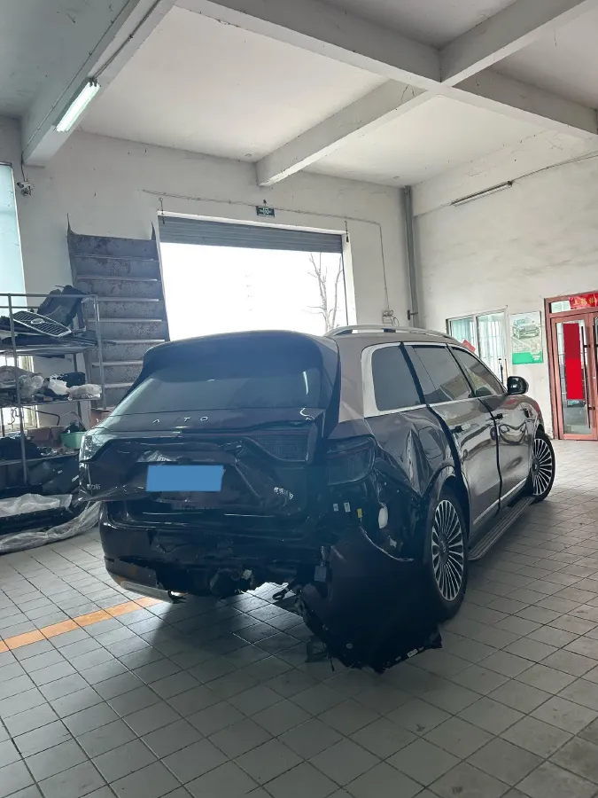 2025 AITO AITO M9 REEV 160HP REEV 52KWH,autocango,china used car exporter,china ev exporter,chinese used car exporter,chinese used ev exporter