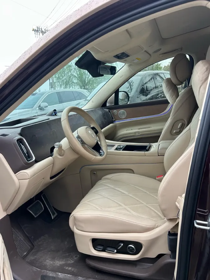 2025 AITO AITO M9 REEV 160HP REEV 52KWH,autocango,china used car exporter,china ev exporter,chinese used car exporter,chinese used ev exporter