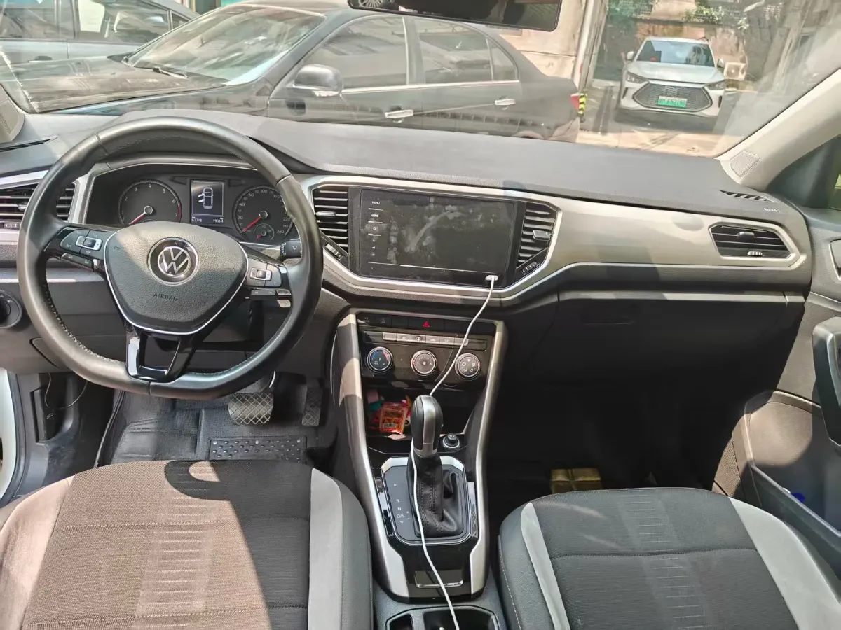2021 Volkswagen T-Roc 1.4T 150HP L4 7DCT,autocango,china used car exporter,china ev exporter,chinese used car exporter,chinese used ev exporter