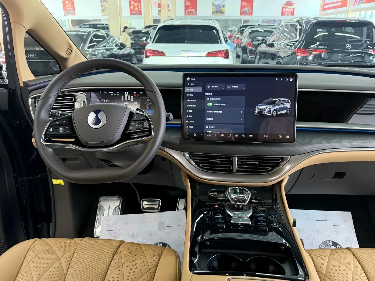 2025 Denza D9 1.5T 156HP L4 E-CVT PHEV 40KWH,autocango,china used car exporter,china ev exporter,chinese used car exporter,chinese used ev exporter