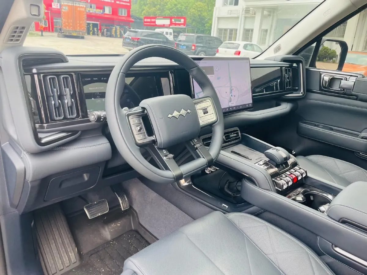 2025 FangChengBao Bao 5 1.5T 194HP L4 E-CVT PHEV 31.8KWH,autocango,china used car exporter,china ev exporter,chinese used car exporter,chinese used ev exporter