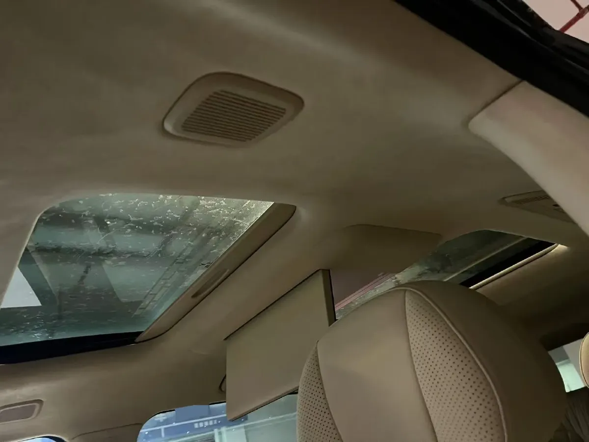 2025 Voyah Dream 1.5T 150HP L4 PHEV 41.7KWH,autocango,china used car exporter,china ev exporter,chinese used car exporter,chinese used ev exporter