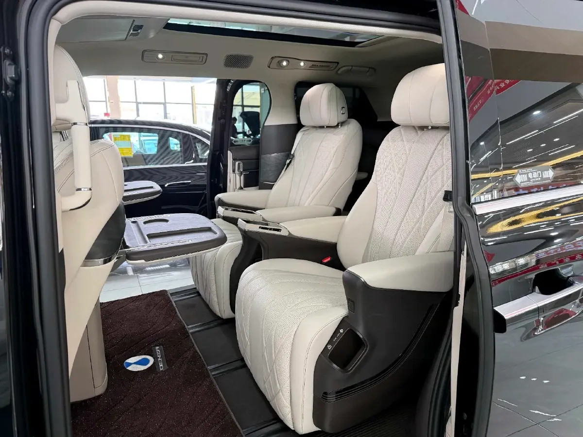 2025 Denza D9 1.5T 156HP L4 E-CVT PHEV 40KWH,autocango,china used car exporter,china ev exporter,chinese used car exporter,chinese used ev exporter