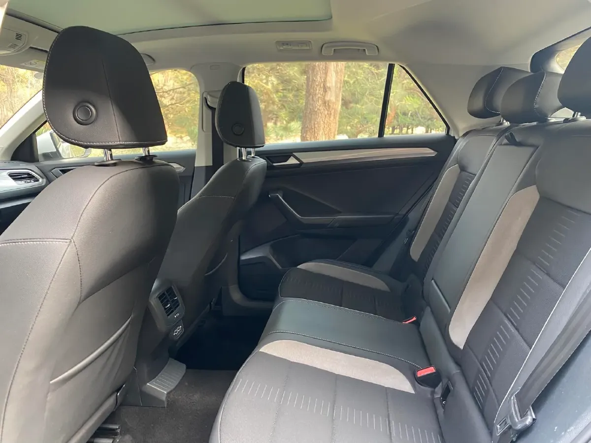 2020 Volkswagen T-Roc 1.4T 150HP L4 7DCT,autocango,china used car exporter,china ev exporter,chinese used car exporter,chinese used ev exporter