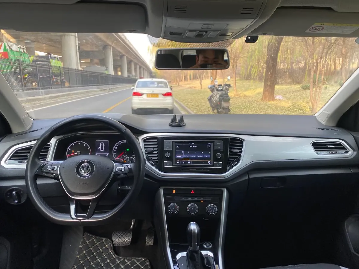 2020 Volkswagen T-Roc 1.4T 150HP L4 7DCT,autocango,china used car exporter,china ev exporter,chinese used car exporter,chinese used ev exporter