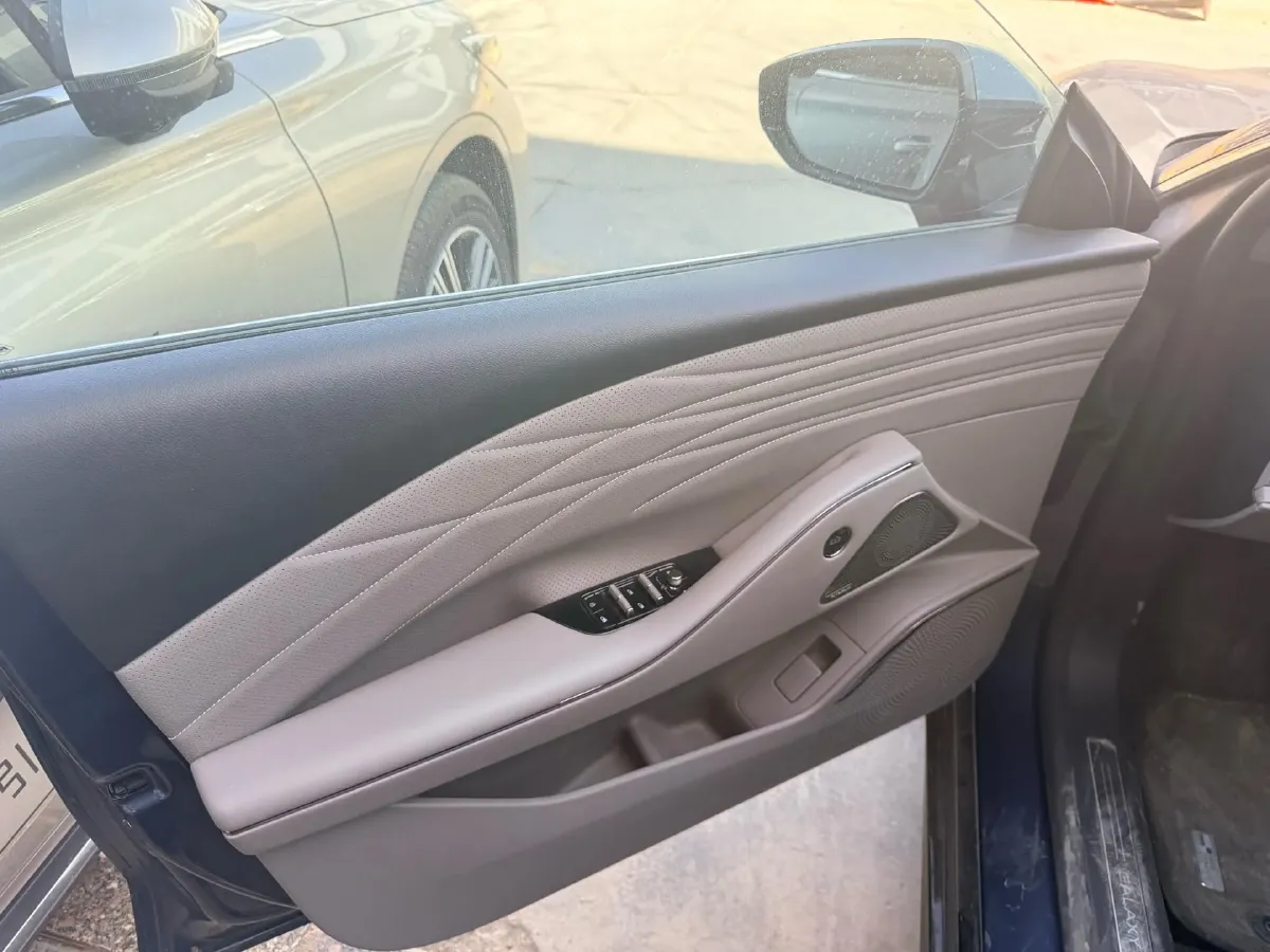 2025 Geely Galaxy Starshine 8 1.5T 163HP L4 3DHT PHEV 27.69KWH,autocango,china used car exporter,china ev exporter,chinese used car exporter,chinese used ev exporter