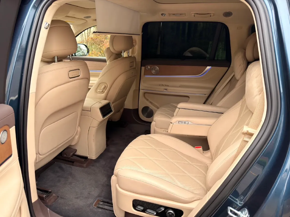 2025 AITO AITO M9 REEV 160HP REEV 52KWH,autocango,china used car exporter,china ev exporter,chinese used car exporter,chinese used ev exporter