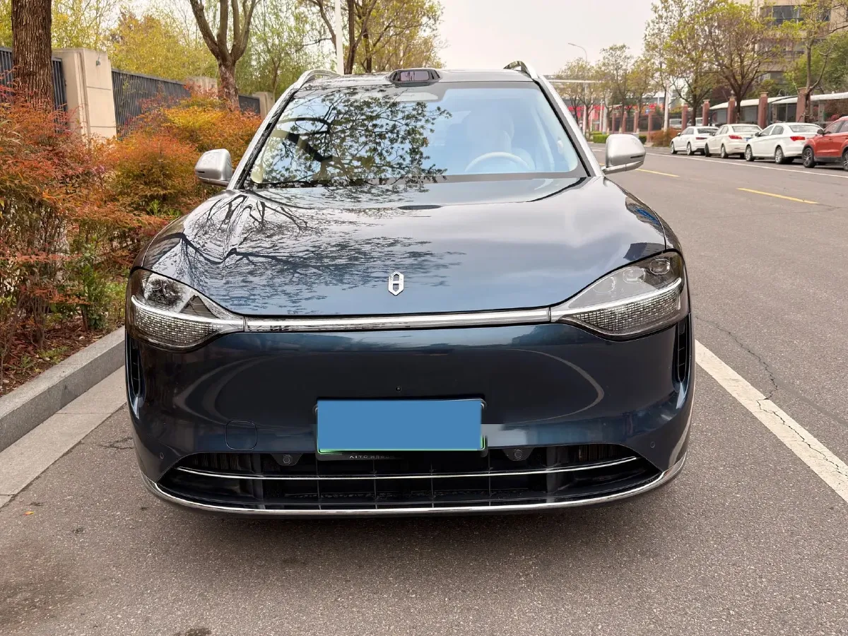 2025 AITO AITO M9 REEV 160HP REEV 52KWH,autocango,china used car exporter,china ev exporter,chinese used car exporter,chinese used ev exporter