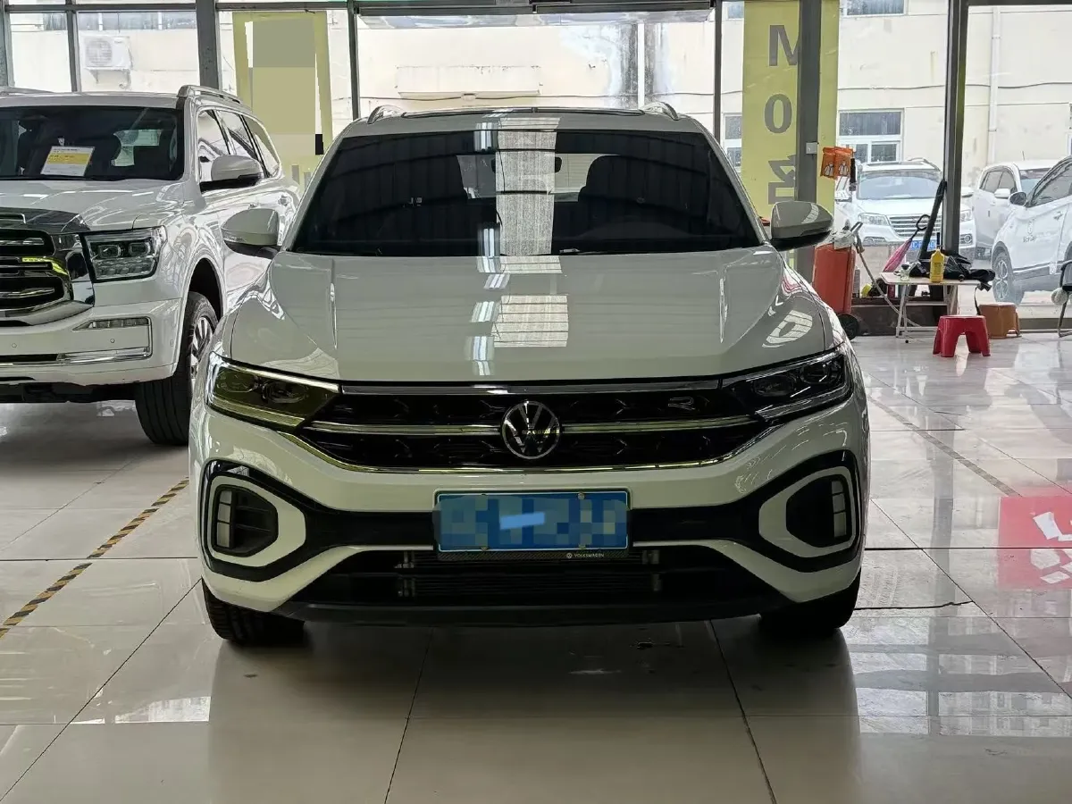 2023 Volkswagen T-Roc 1.5T 160HP L4 7DCT,autocango,china used car exporter,china ev exporter,chinese used car exporter,chinese used ev exporter
