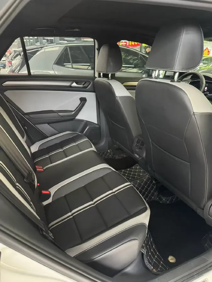 2023 Volkswagen T-Roc 1.5T 160HP L4 7DCT,autocango,china used car exporter,china ev exporter,chinese used car exporter,chinese used ev exporter