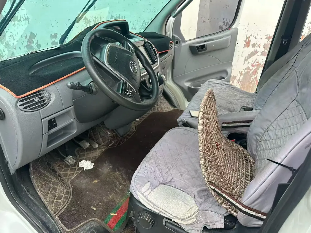 2018 MAXUS XinTu V80 2.5T 136HP L4 6MT,autocango,china used car exporter,china ev exporter,chinese used car exporter,chinese used ev exporter