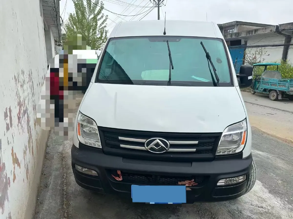 2018 MAXUS XinTu V80 2.5T 136HP L4 6MT,autocango,china used car exporter,china ev exporter,chinese used car exporter,chinese used ev exporter
