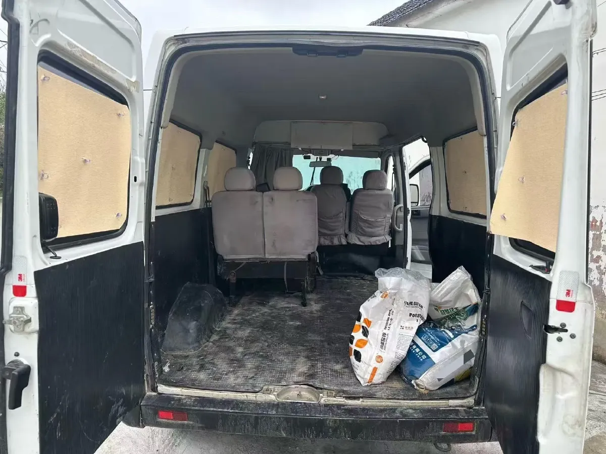 2018 MAXUS XinTu V80 2.5T 136HP L4 6MT,autocango,china used car exporter,china ev exporter,chinese used car exporter,chinese used ev exporter