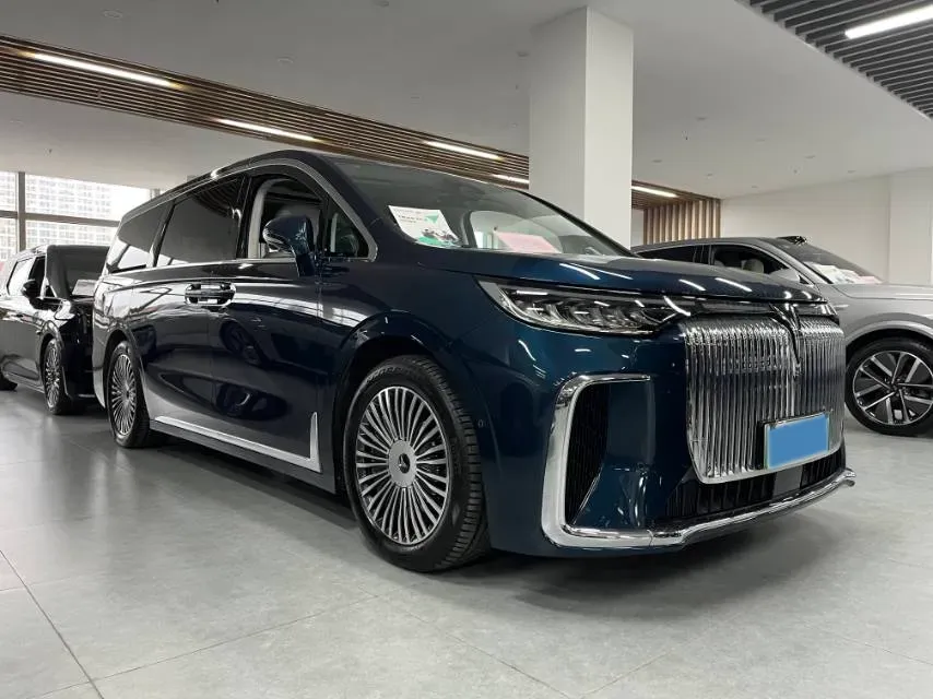 2025 Voyah Dream 1.5T 150HP L4 PHEV 41.7KWH,autocango,china used car exporter,china ev exporter,chinese used car exporter,chinese used ev exporter