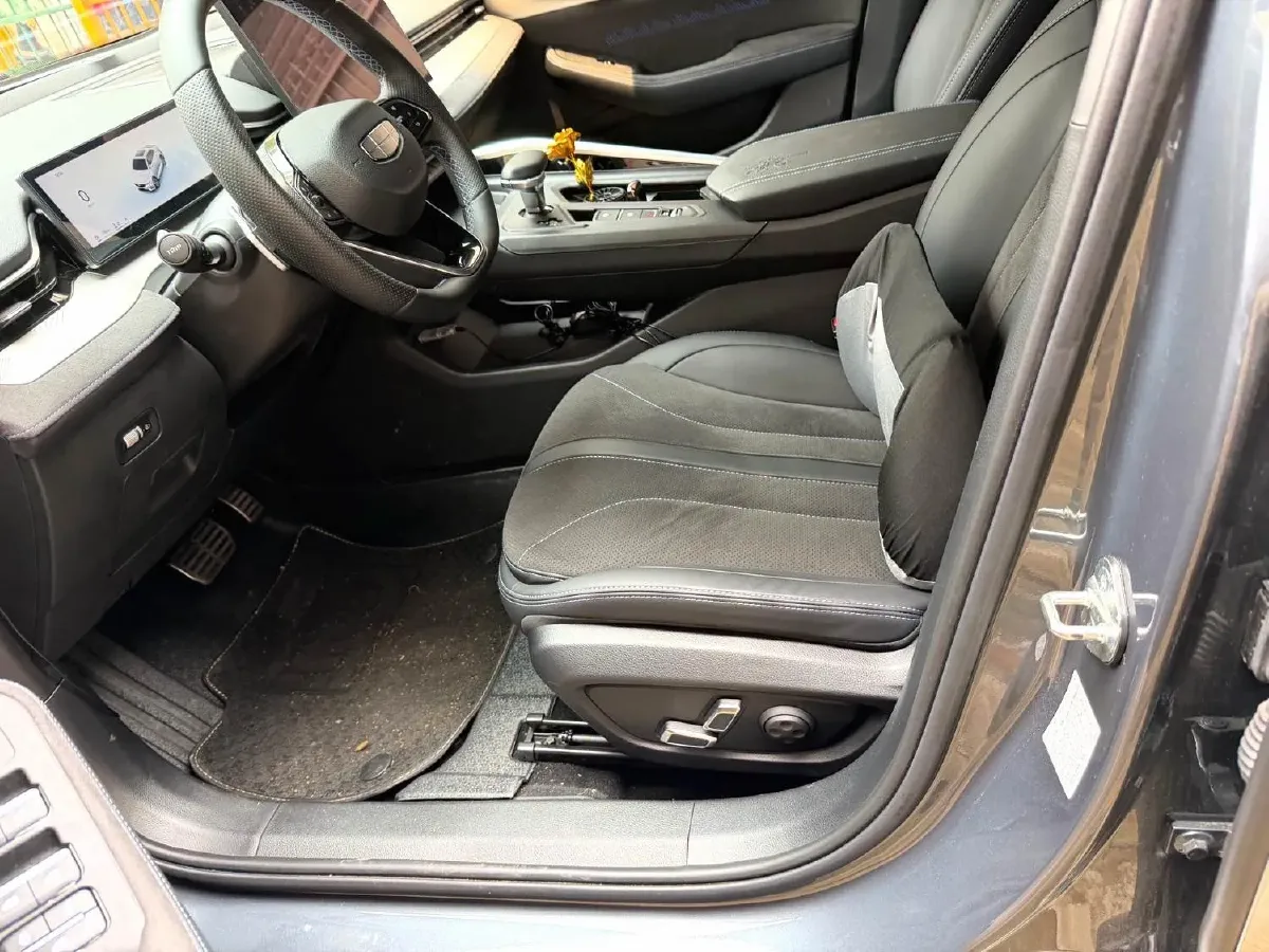 2025 Geely Preface 2.0T 238HP L4 8AT,autocango,china used car exporter,china ev exporter,chinese used car exporter,chinese used ev exporter