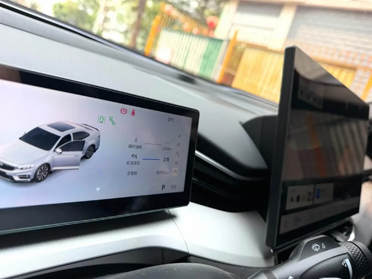 2025 Geely Preface 2.0T 238HP L4 8AT,autocango,china used car exporter,china ev exporter,chinese used car exporter,chinese used ev exporter