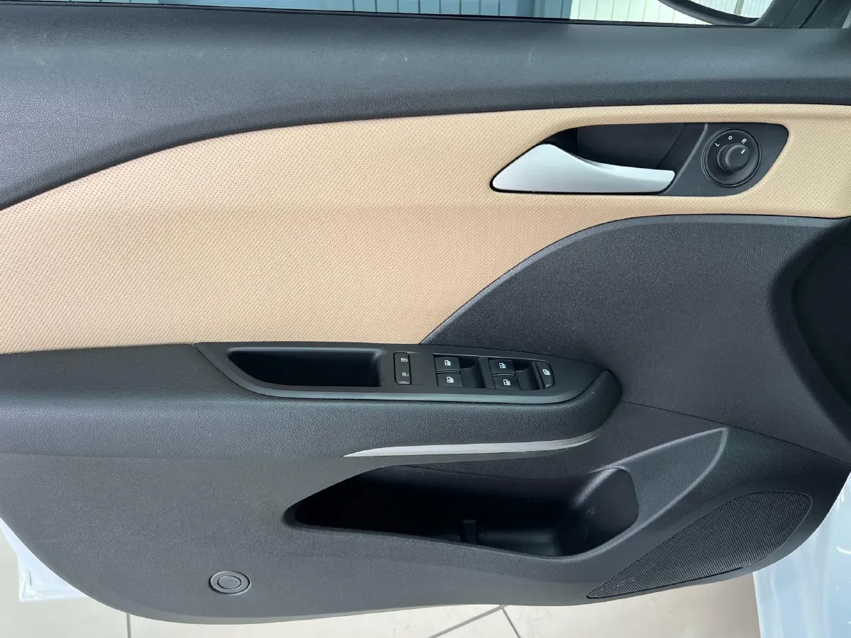 2022 Chevrolet Monza 1.5L 113HP L4 6AT,autocango,china used car exporter,china ev exporter,chinese used car exporter,chinese used ev exporter