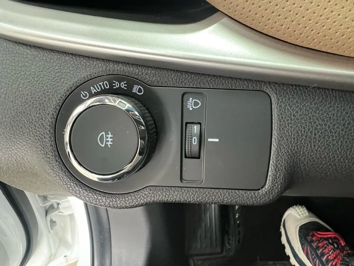 2022 Chevrolet Monza 1.5L 113HP L4 6AT,autocango,china used car exporter,china ev exporter,chinese used car exporter,chinese used ev exporter