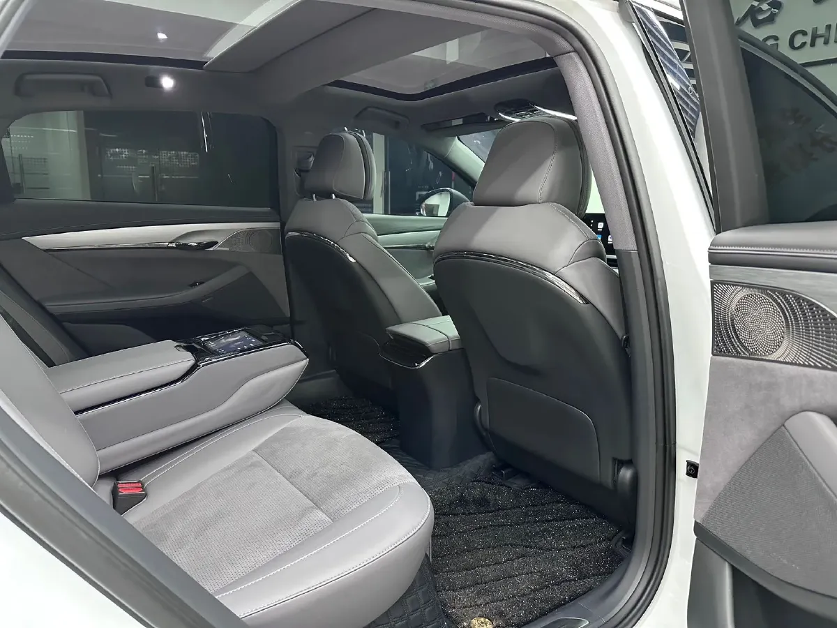 2024 Voyah ZhuiGuang 1.5T 136HP L4 PHEV 43KWH,autocango,china used car exporter,china ev exporter,chinese used car exporter,chinese used ev exporter