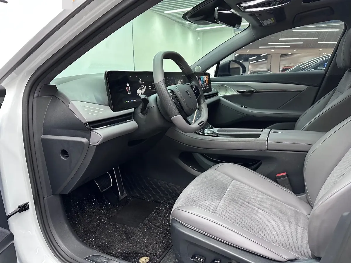 2024 Voyah ZhuiGuang 1.5T 136HP L4 PHEV 43KWH,autocango,china used car exporter,china ev exporter,chinese used car exporter,chinese used ev exporter