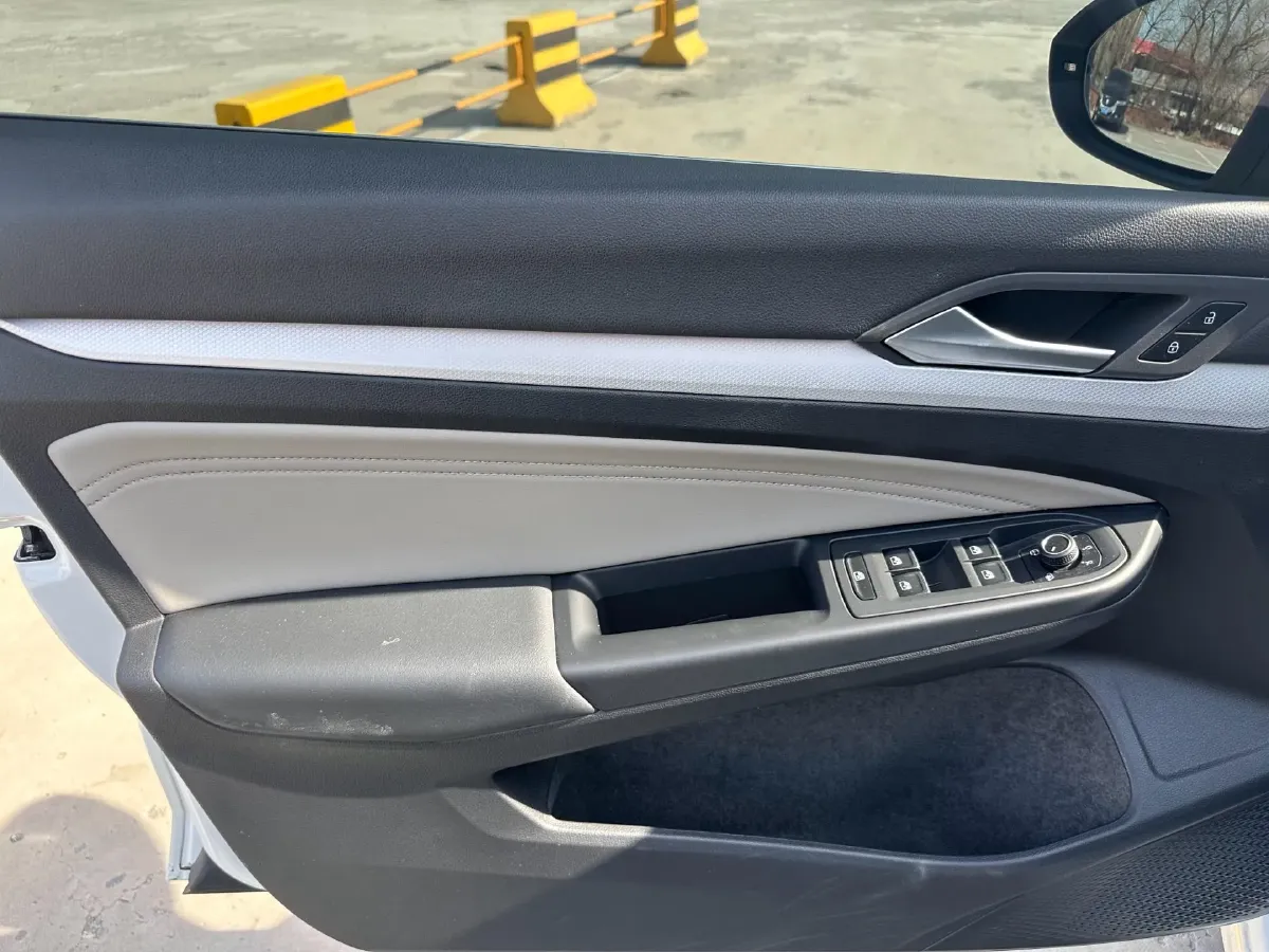 2023 Volkswagen Golf 1.4T 150HP L4 7DCT,autocango,china used car exporter,china ev exporter,chinese used car exporter,chinese used ev exporter