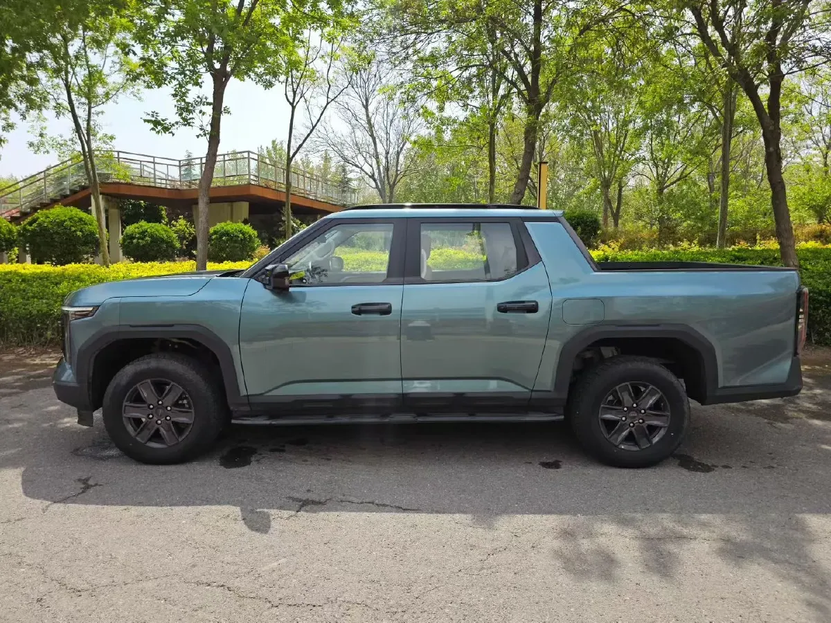 2025 MAXUS InterstellarX 2.5T 224HP L4 8AT,autocango,china used car exporter,china ev exporter,chinese used car exporter,chinese used ev exporter