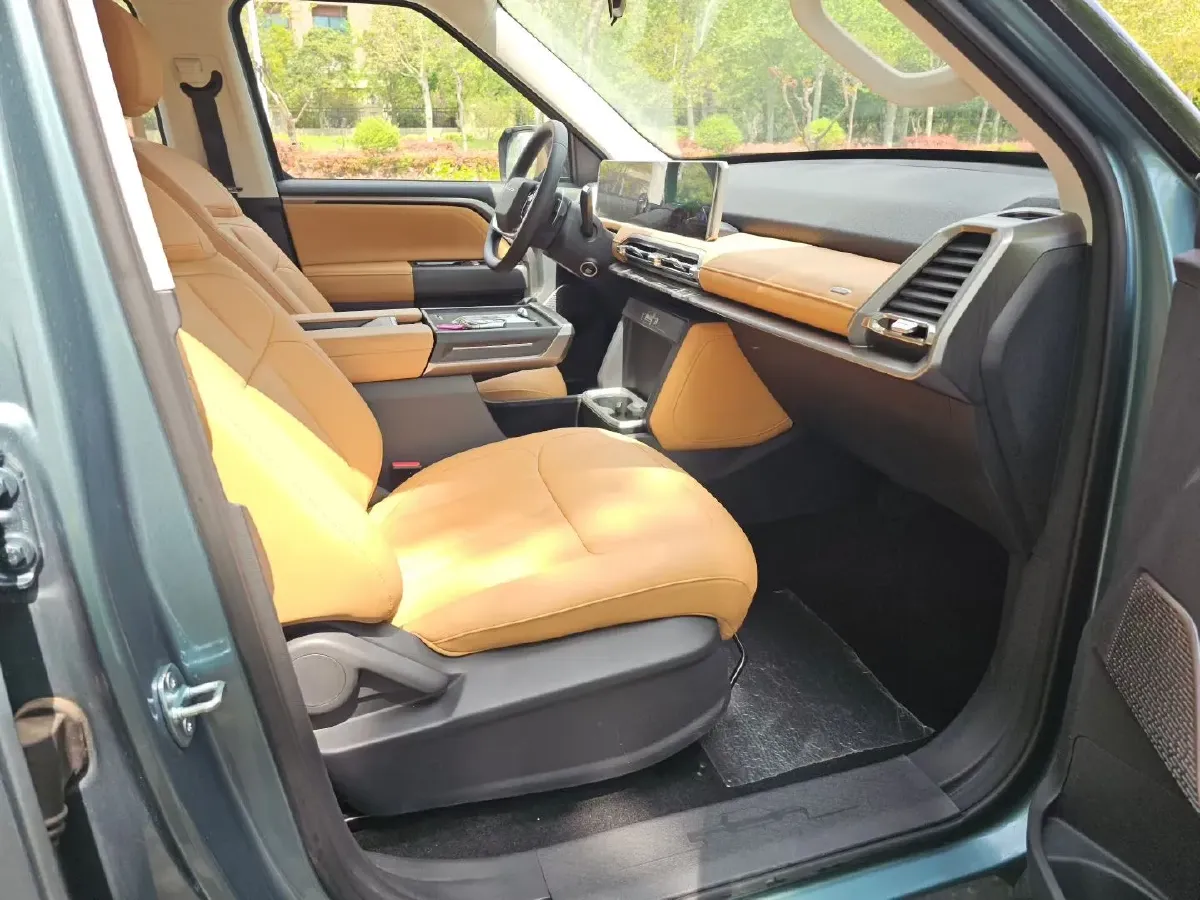 2025 MAXUS InterstellarX 2.5T 224HP L4 8AT,autocango,china used car exporter,china ev exporter,chinese used car exporter,chinese used ev exporter