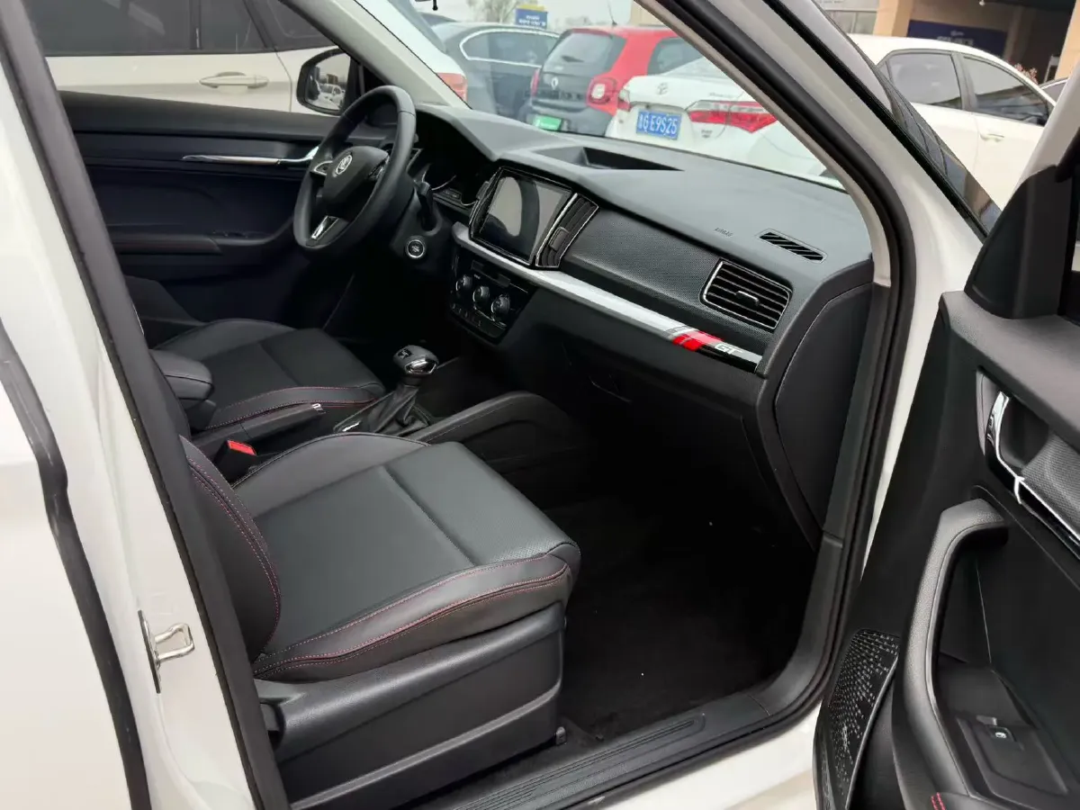 2023 Skoda Kamiq 1.5L 109HP L4 6AT,autocango,china used car exporter,china ev exporter,chinese used car exporter,chinese used ev exporter