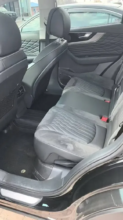 2022 HongQi HS5 2.0T 224HP L4 6AT,autocango,china used car exporter,china ev exporter,chinese used car exporter,chinese used ev exporter