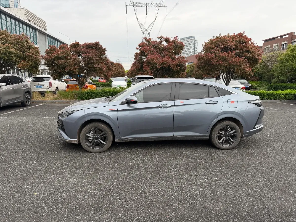 2025 DongFeng Aeolus YiXuan 1.5L 125HP L4 6DCT,autocango,china used car exporter,china ev exporter,chinese used car exporter,chinese used ev exporter