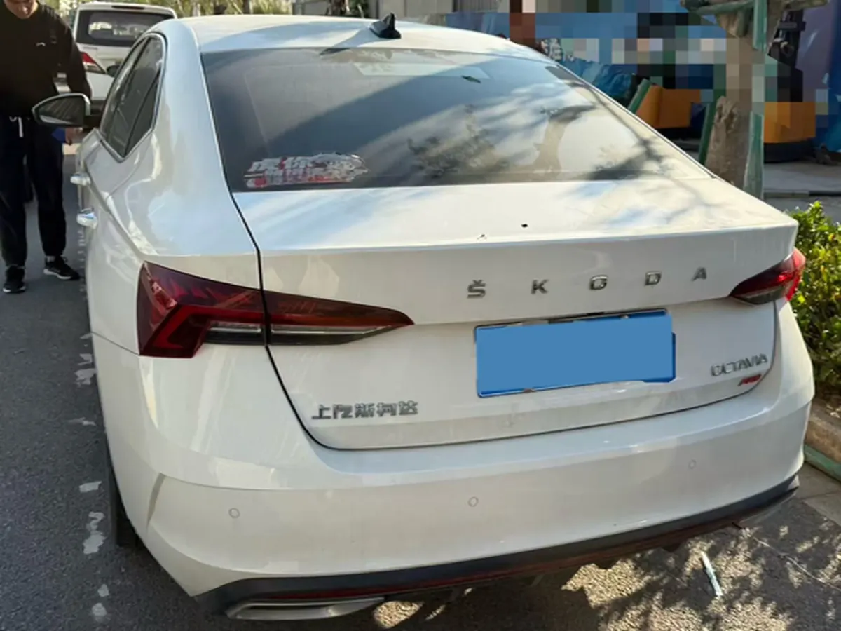 2021 Skoda Octavia 1.4T 150HP L4 7DCT,autocango,china used car exporter,china ev exporter,chinese used car exporter,chinese used ev exporter