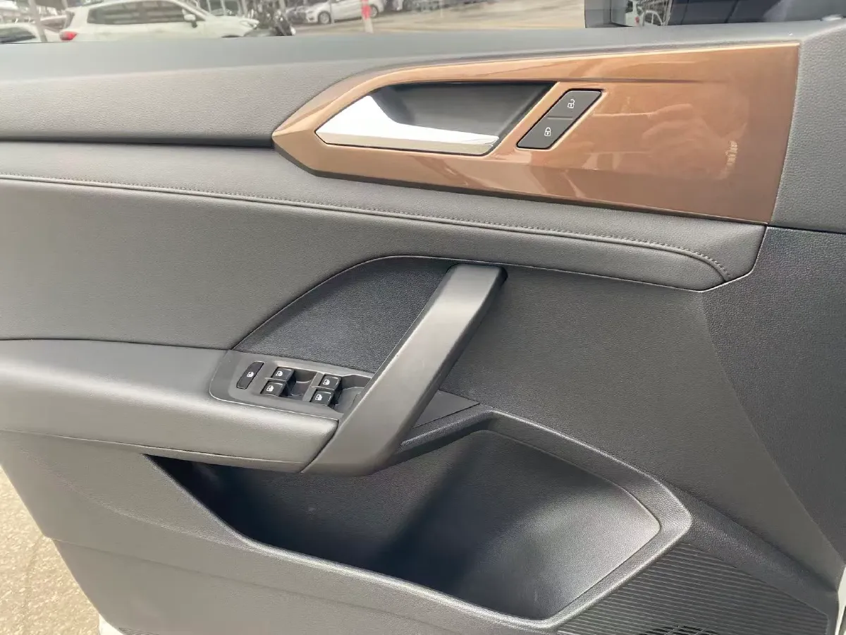 2021 Volkswagen Tharu 1.4T 150HP L4 7DCT,autocango,china used car exporter,china ev exporter,chinese used car exporter,chinese used ev exporter