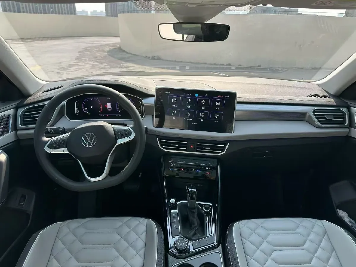 2024 Volkswagen Tayron 2.0T 220HP L4 7DCT,autocango,china used car exporter,china ev exporter,chinese used car exporter,chinese used ev exporter