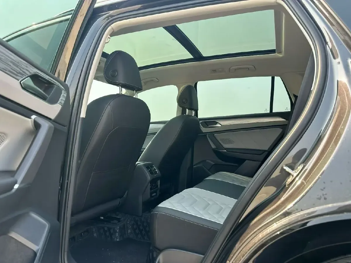 2024 Volkswagen Tayron 2.0T 220HP L4 7DCT,autocango,china used car exporter,china ev exporter,chinese used car exporter,chinese used ev exporter