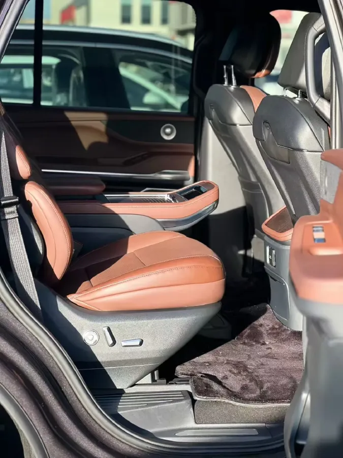 2025 Lincoln Navigator 3.5T 396HP V6 10AT,autocango,china used car exporter,china ev exporter,chinese used car exporter,chinese used ev exporter