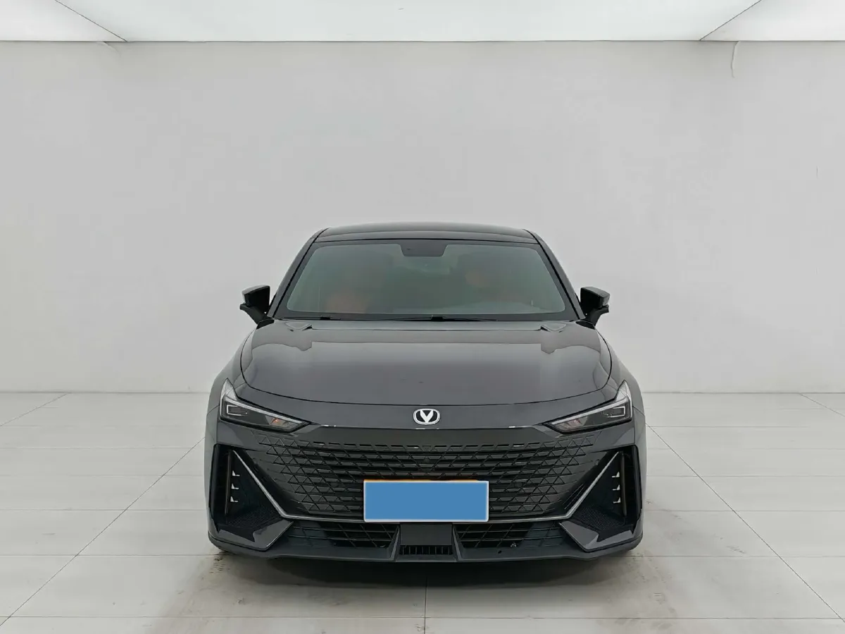 2022 ChangAn UNI-V 1.5T 188HP L4 7DCT,autocango,china used car exporter,china ev exporter,chinese used car exporter,chinese used ev exporter