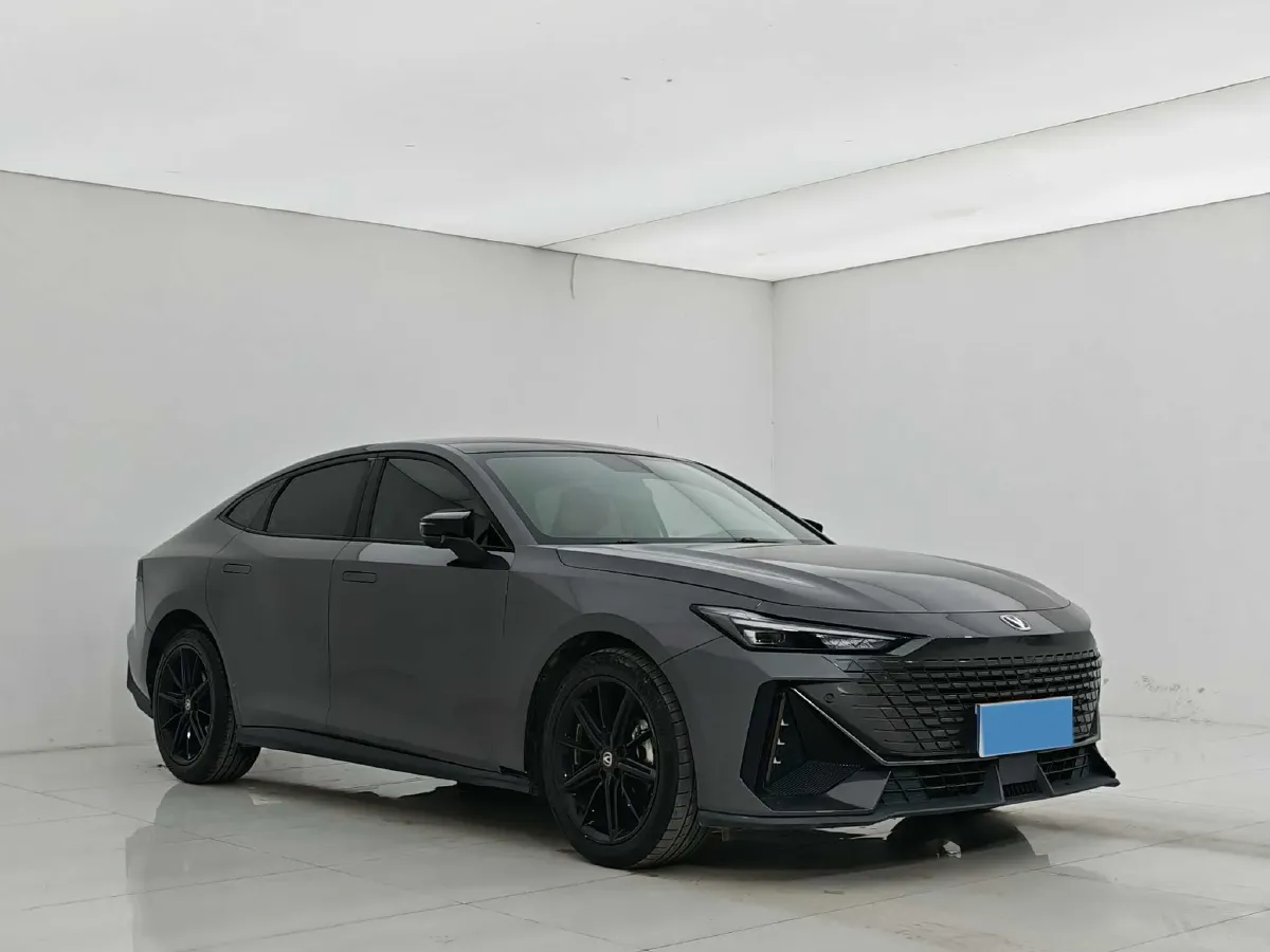 2022 ChangAn UNI-V 1.5T 188HP L4 7DCT,autocango,china used car exporter,china ev exporter,chinese used car exporter,chinese used ev exporter