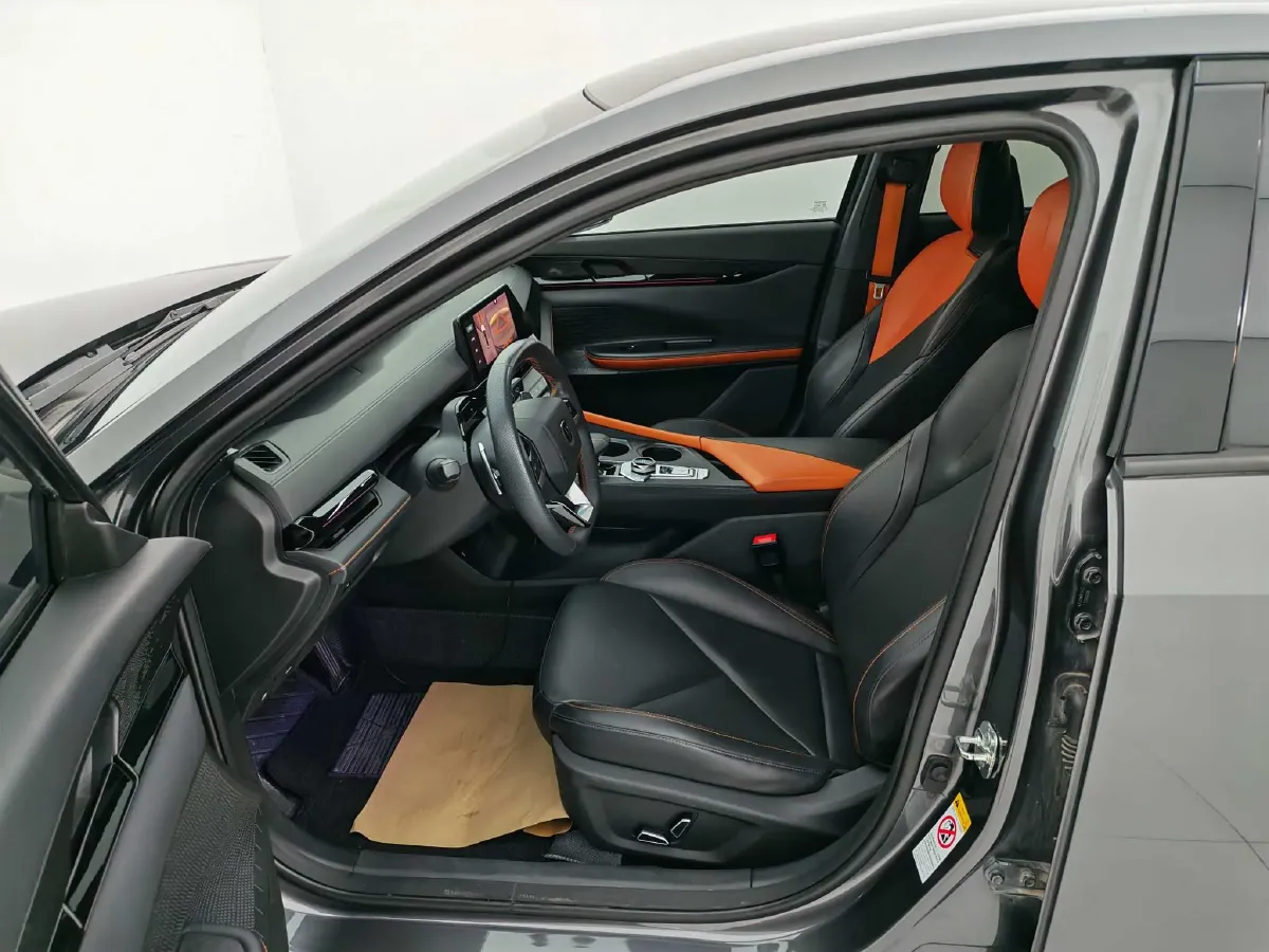 2022 ChangAn UNI-V 1.5T 188HP L4 7DCT,autocango,china used car exporter,china ev exporter,chinese used car exporter,chinese used ev exporter