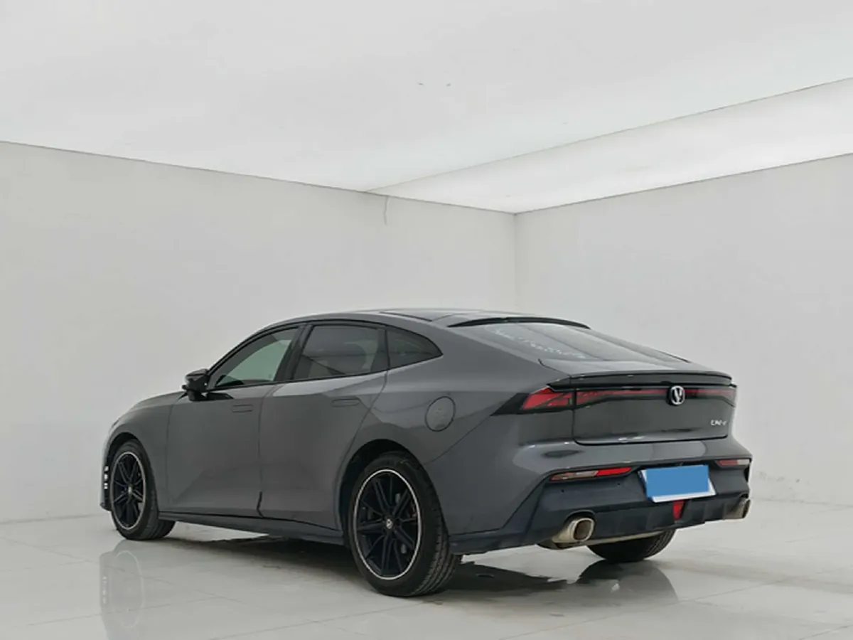 2022 ChangAn UNI-V 1.5T 188HP L4 7DCT,autocango,china used car exporter,china ev exporter,chinese used car exporter,chinese used ev exporter