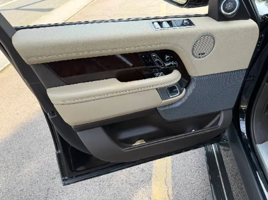 2021 Land Rover Range Rover 3.0T 400HP L6 8AT,autocango,china used car exporter,china ev exporter,chinese used car exporter,chinese used ev exporter